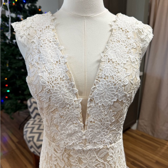 Lulus Dresses & Skirts - Lulu's Cream Lace Detail Dress
